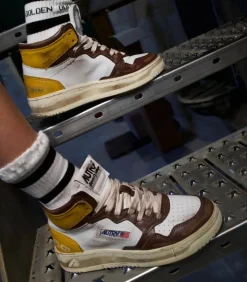 Baskets Super Vintage Mid Cuir White Brown Honey