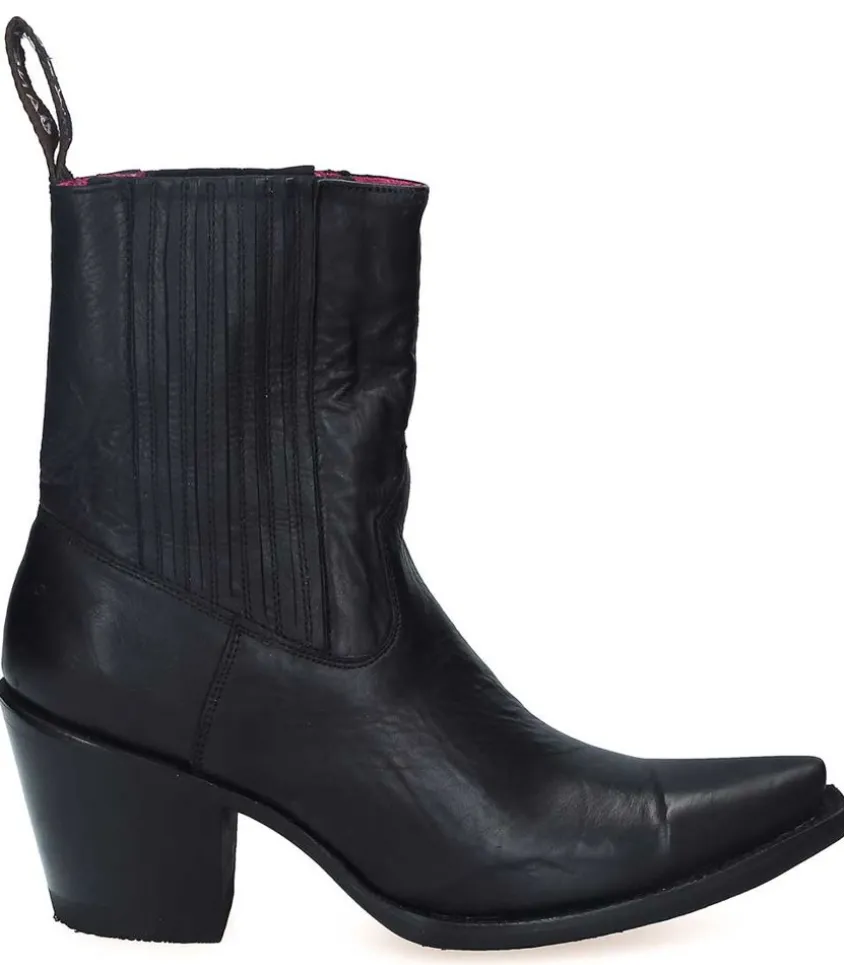 Boots Studio Plain Black X Jane De Boy