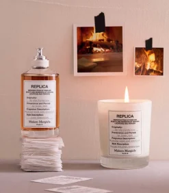 Bougie Parfumee Replica By The Fire Place