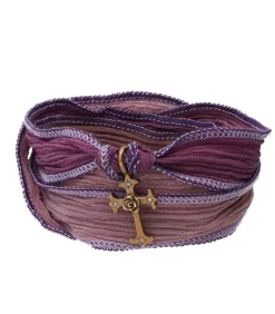 Bracelet En Soie A Nouer Et Charm Mariel Cross En Bronze Et Diamant