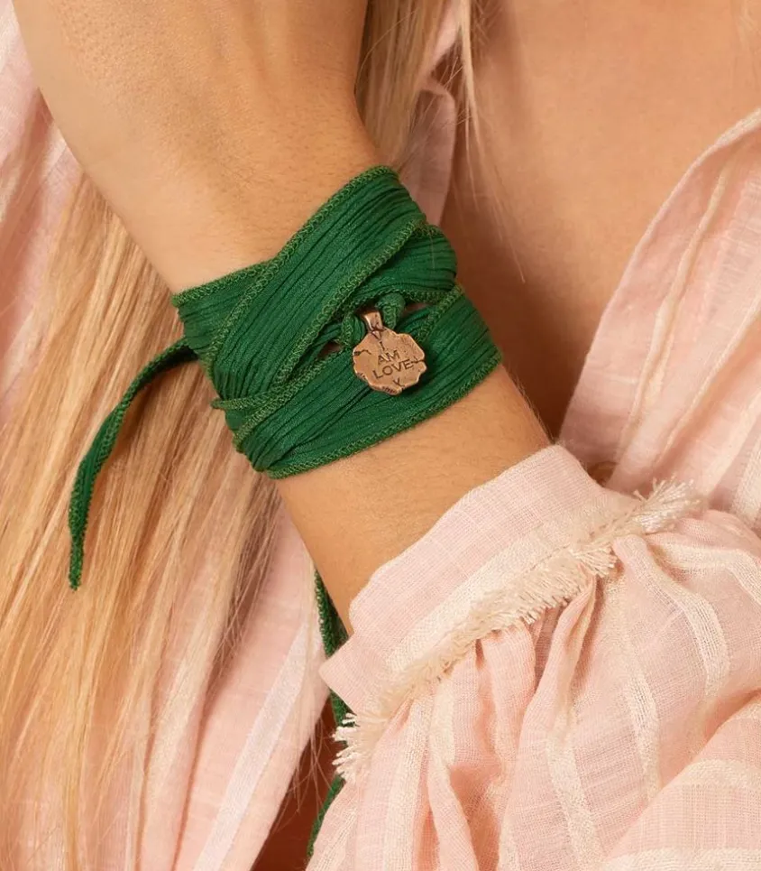Bracelet En Soie A Nouer Et Charm I Am Love En Bronze