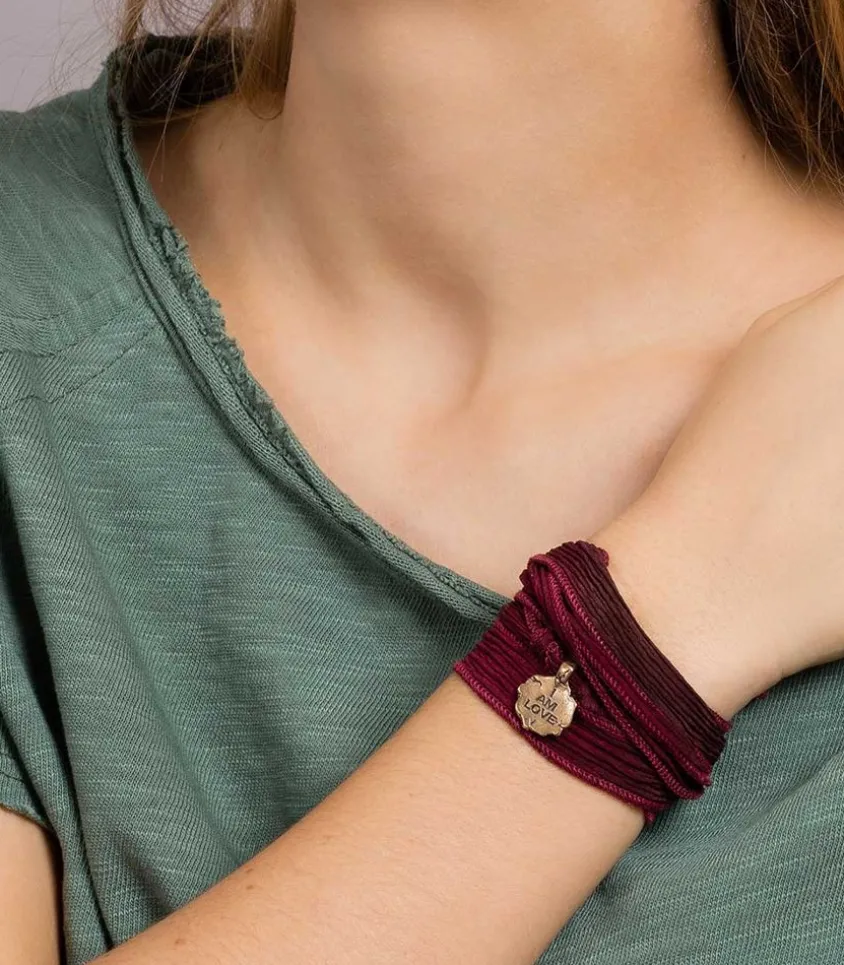 Bracelet En Soie A Nouer Et Charm I Am Love En Bronze