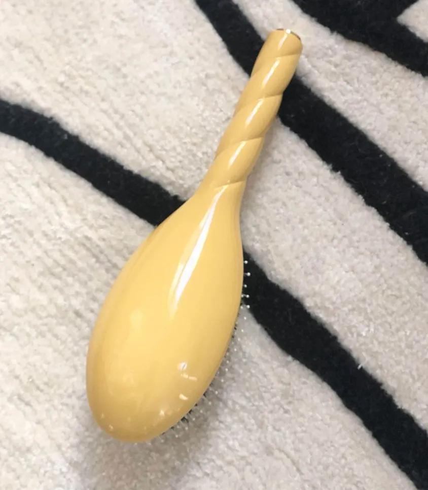 Brosse N.03 L'Indispensable Douceur Jaune Safran