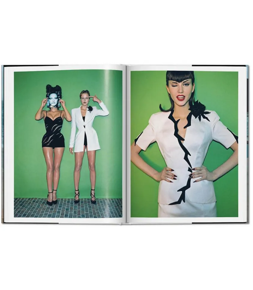 Livre Helmut Newton "A Gun For Hire"