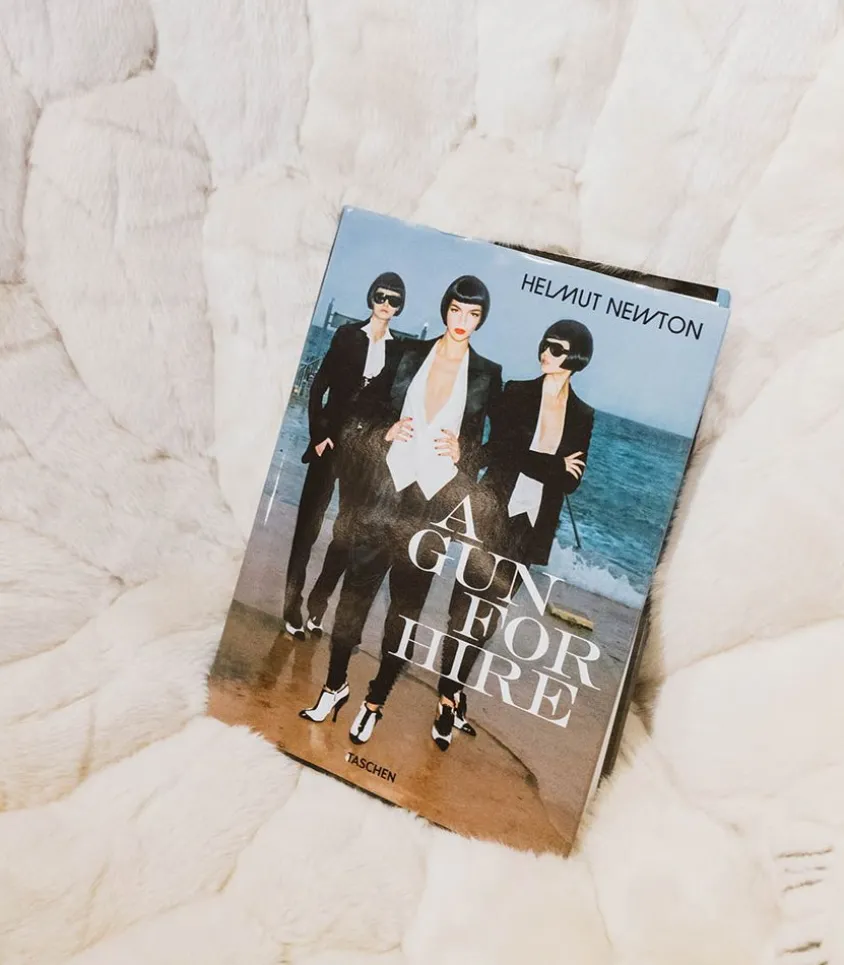 Livre Helmut Newton "A Gun For Hire"