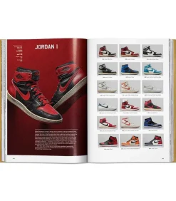 Livre The Ultimate Sneakers Book - Sneaker Freaker