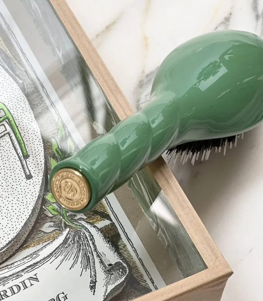 Petite Brosse N.02 L'Indispensable Vert Amande