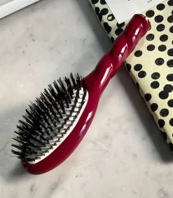 Petite Brosse N.01 L'Universelle Rouge Cerise