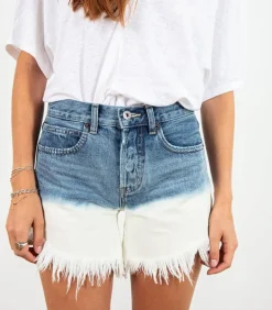 Short Nagoya Bleached Ombre Look