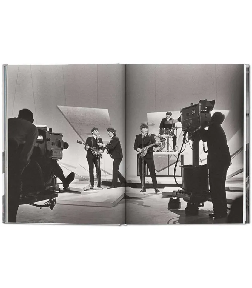 The Beatles On The Road, 1964-1966 - Harry Benson