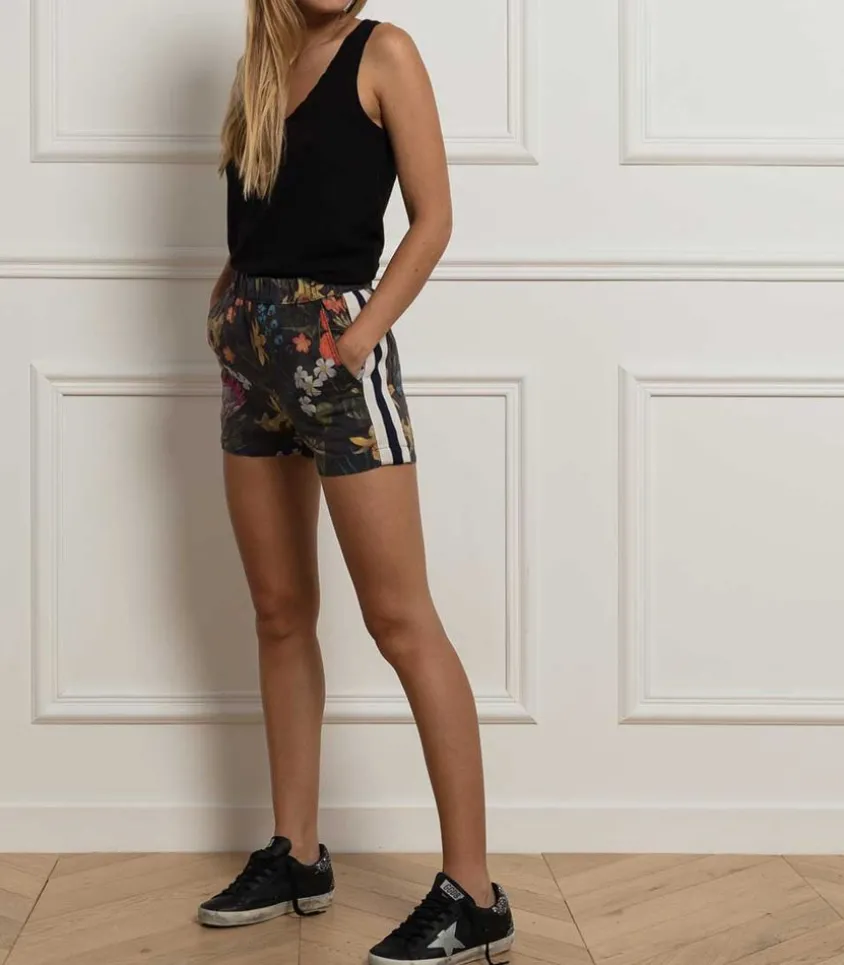 The Quickie Greaser Short